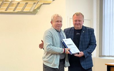 Завідувача кафедри фізичної хімії ННІ УДХТУ відзначено Подякою МОН України