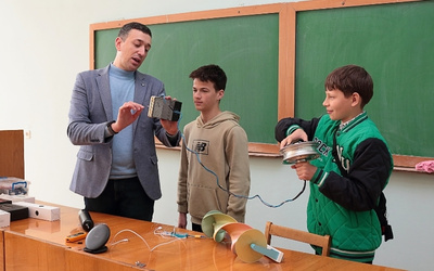 Школярі Дніпра в ННІ УДХТУ долучилися до лабораторних досліджень з відновлюваної енергетики