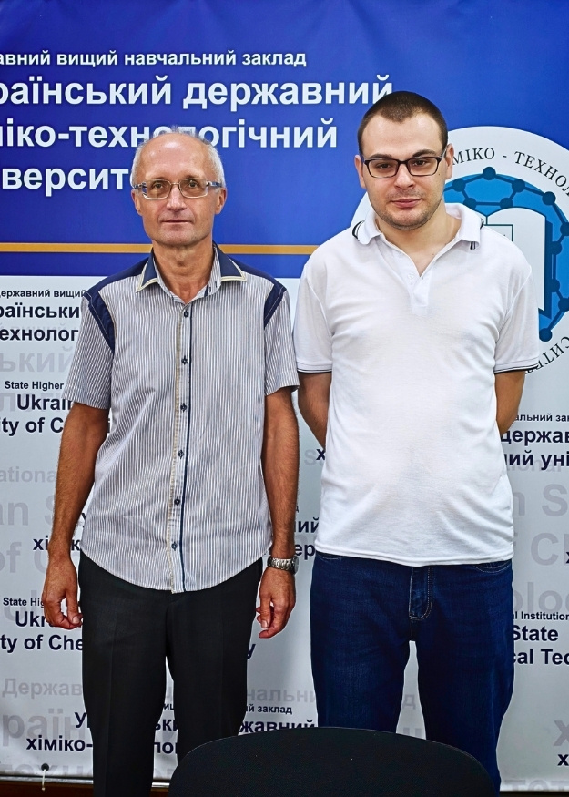 Аспірант УДУНТ Дмитро Махота захистив дисертацію з електрохімії та дослідження електрокаталізаторів_1