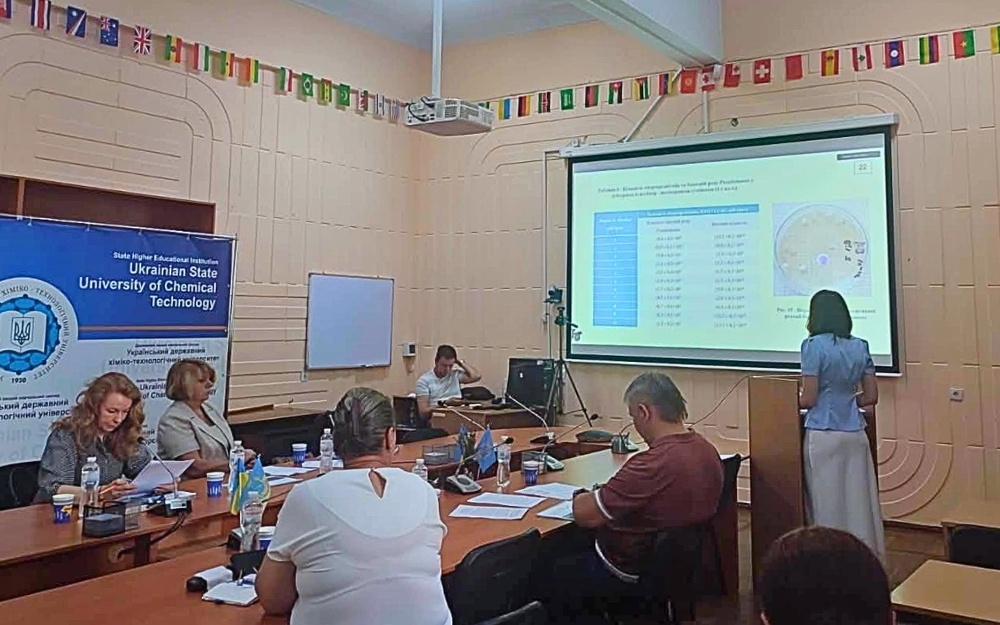 Аспірантка УДУНТ Юлія Мініна захистила дисертацію про переробку полімерних відходів_1